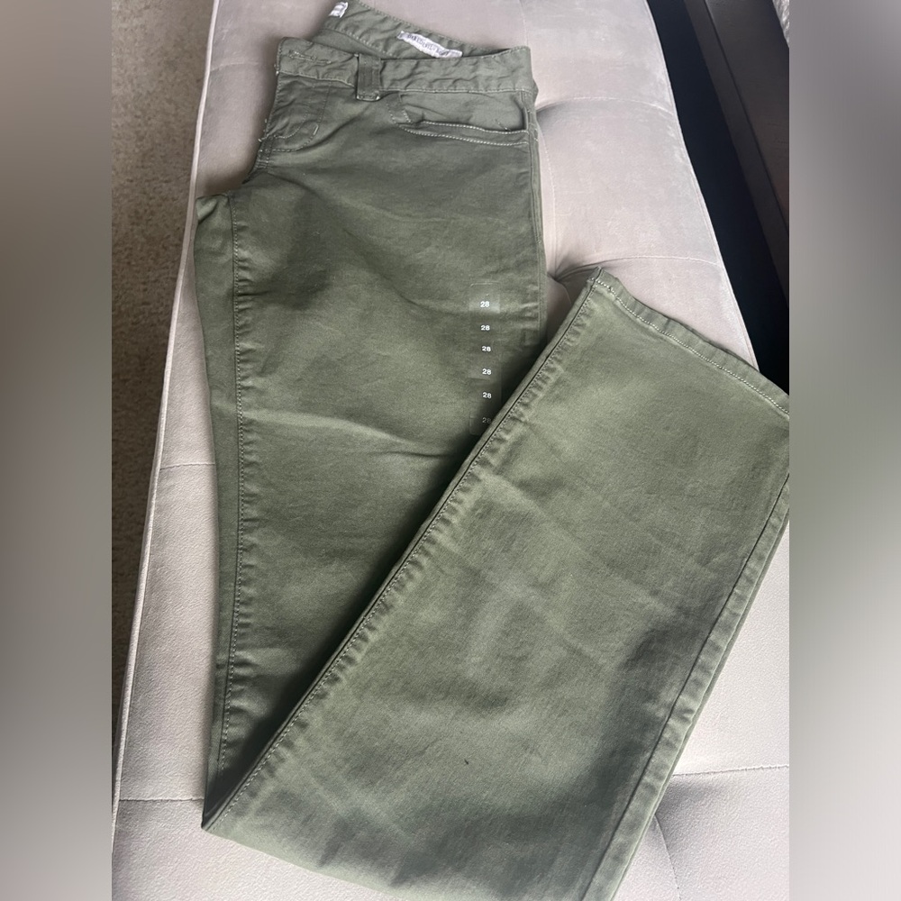 Guess green woman pants -size 28-NWT